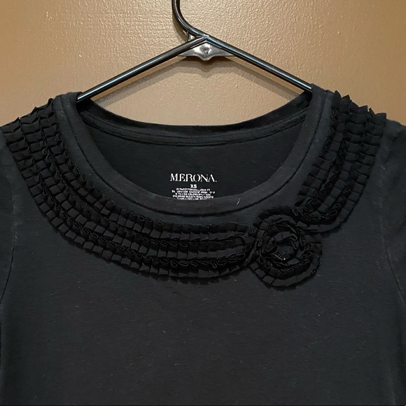 Black blouse with flower accent - Picture 2 of 3